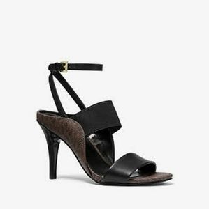 MICHAEL KORS Size: 7.5M Nora Leather and Logo Shoe